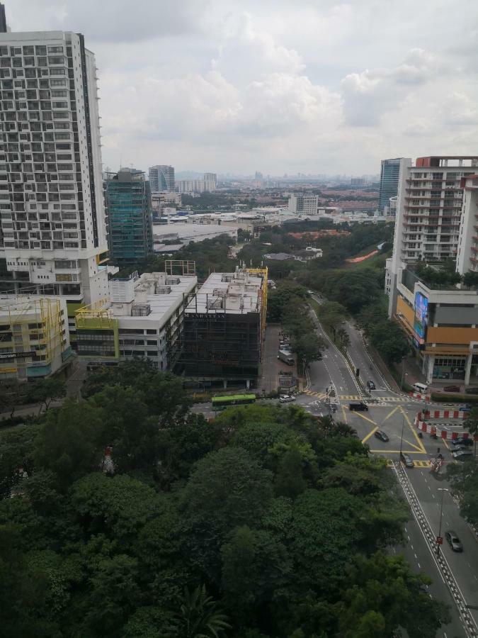 The 12 Suites @ Empire Damansara Petaling Jaya Exterior photo