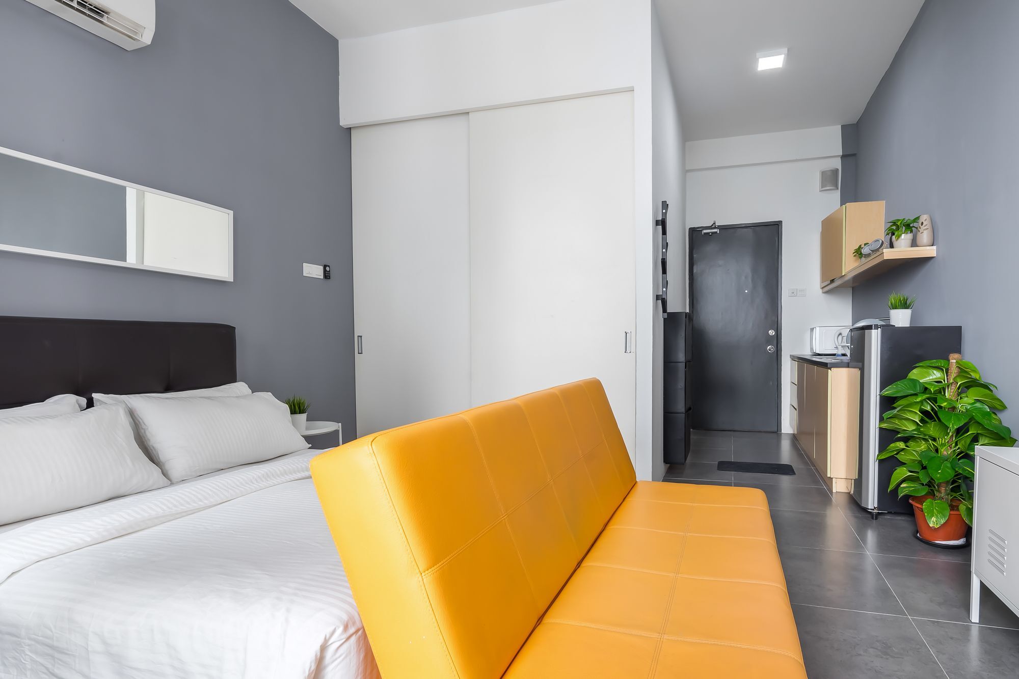 The 12 Suites @ Empire Damansara Petaling Jaya Exterior photo