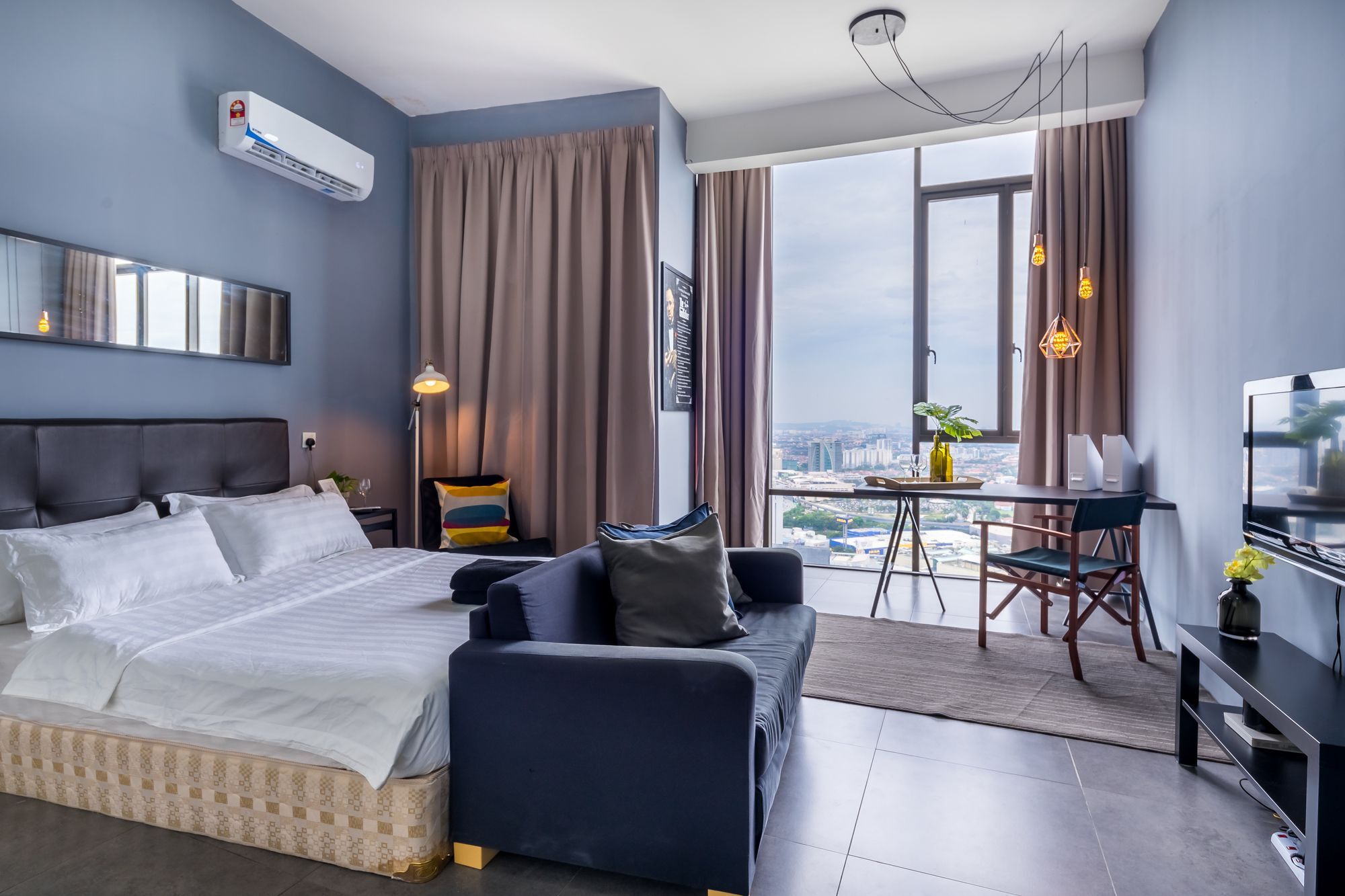 The 12 Suites @ Empire Damansara Petaling Jaya Exterior photo